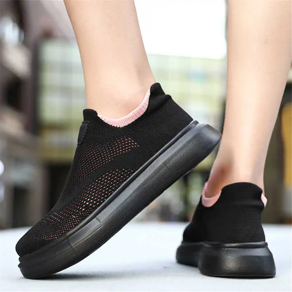 Streetwear Brand Design Ideas - Stoking Platform sepatu cokelat untuk wanita